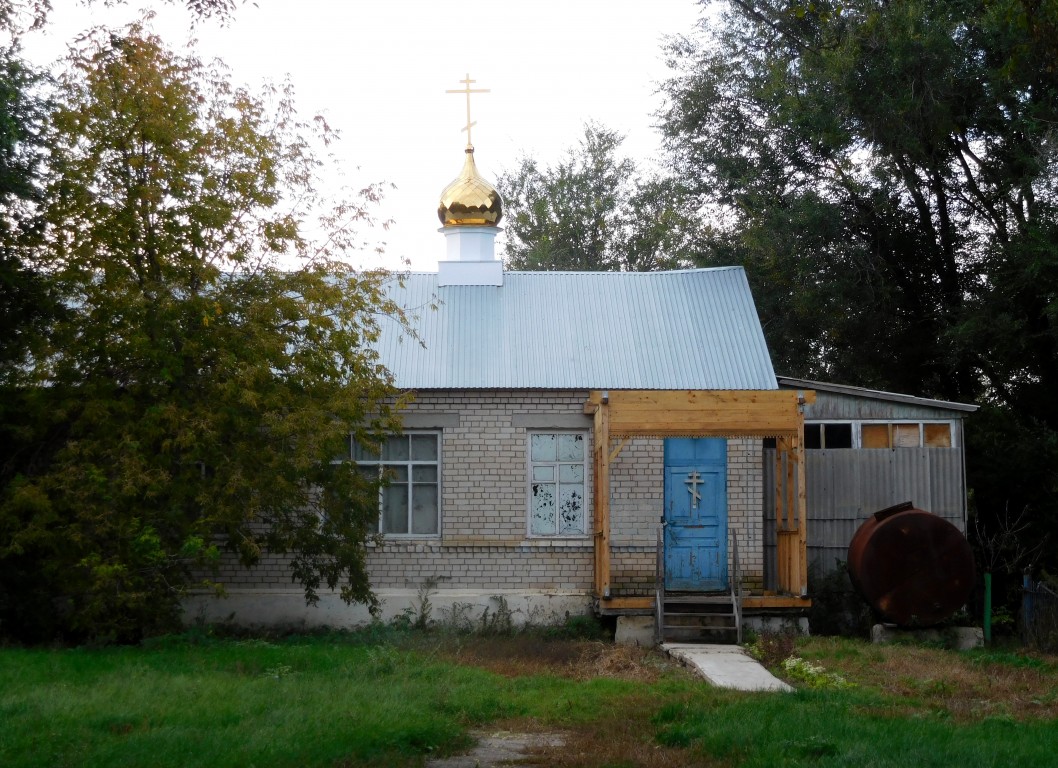 Новопавловка. Молельный дом Николая Чудотворца. фасады