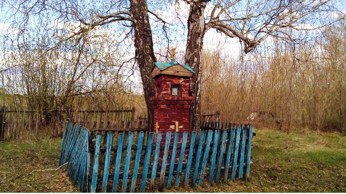 Удельные Меретяки. Часовенный столб. фасады