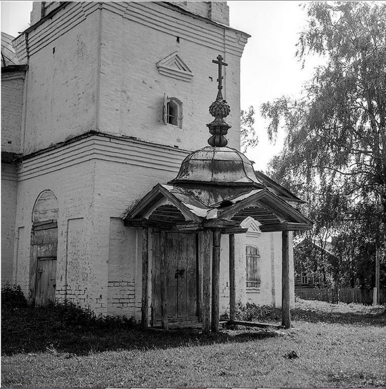Церковь Троицы Живоначальной, Чмутово (Галичский район, Костромская область). документальные фотографии, Фото 1967г Из архива Ильи Гольберга