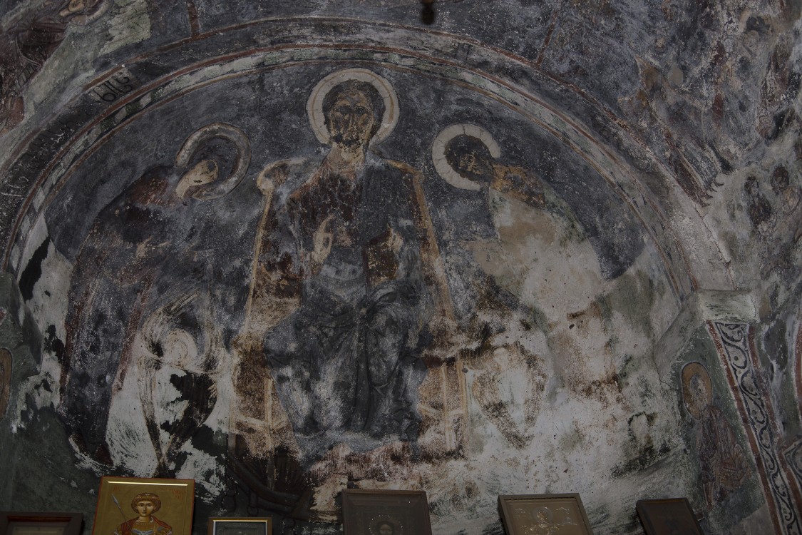 Церковь Спаса Преображения в Лагами, Местиа (Самегрело и Земо-Сванети, Грузия). интерьер и убранство, Деисус. Фреска конхи апсиды верхней церкви. XIII в.