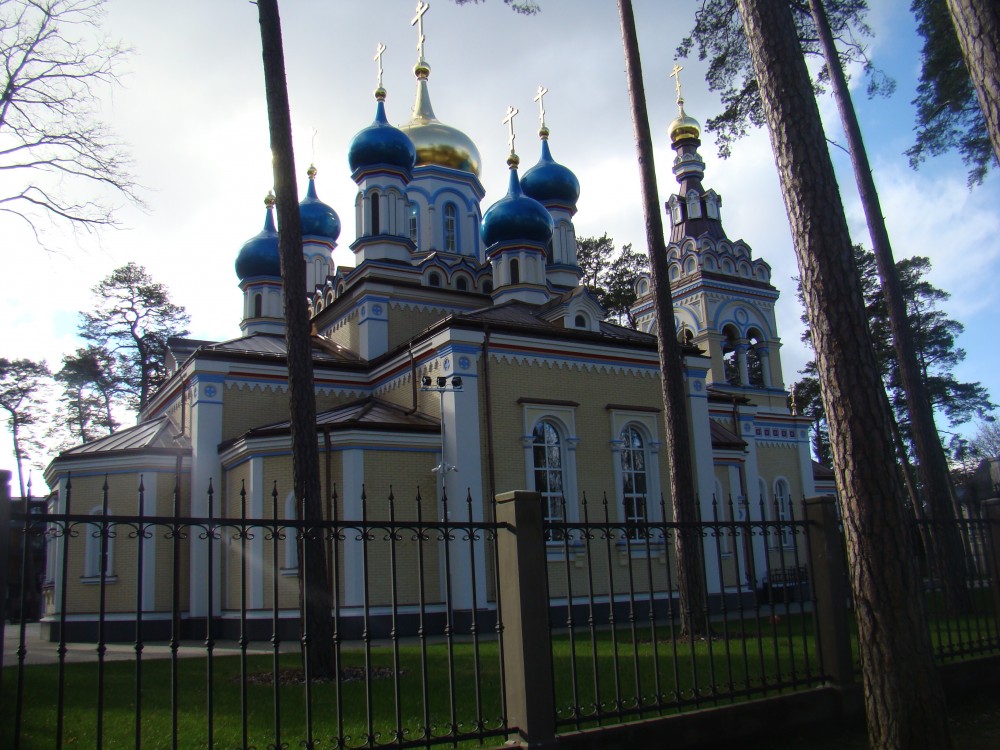 Юрмала. Церковь Казанской иконы Божией Матери в Дзинтари. фасады, Вид на храм со стороны алтаря