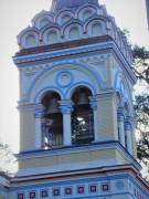 Церковь Казанской иконы Божией Матери в Дзинтари, Два благовестника в проёмах колокольни с левой стороны.<br>, Юрмала, Юрмала, город, Латвия