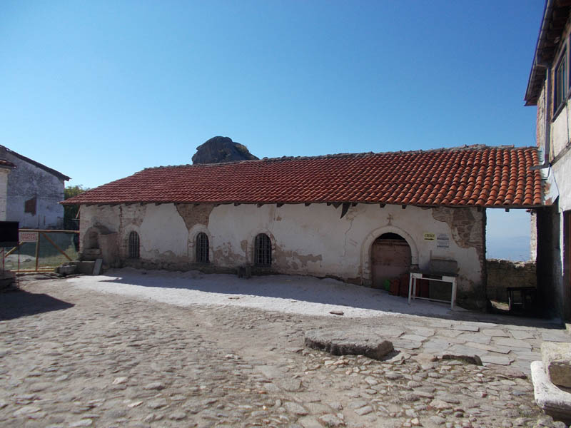 Прилеп. Монастырь Трескавец. Неизвестная церковь. фасады, вид с северо-запада