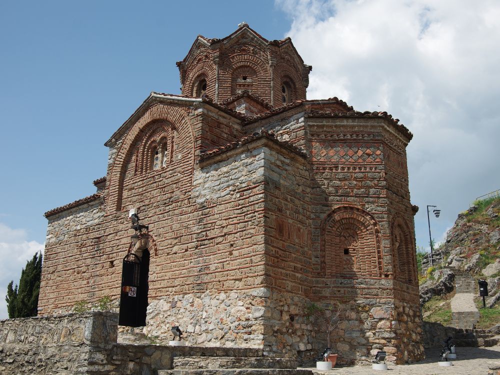 Охрид. Церковь Иоанна Богослова в Канео. фасады