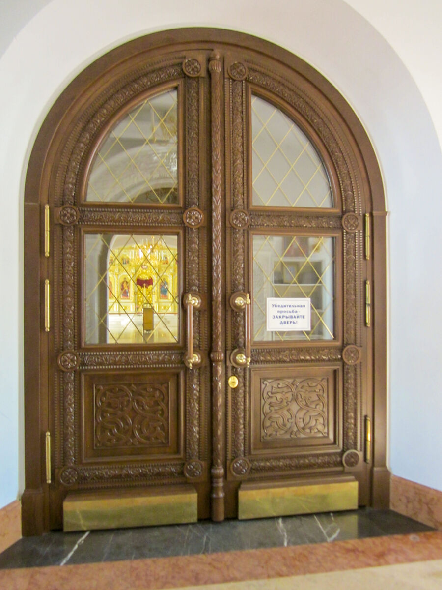 Митино. Церковь Константина и Елены. интерьер и убранство, Дверь в трапезную