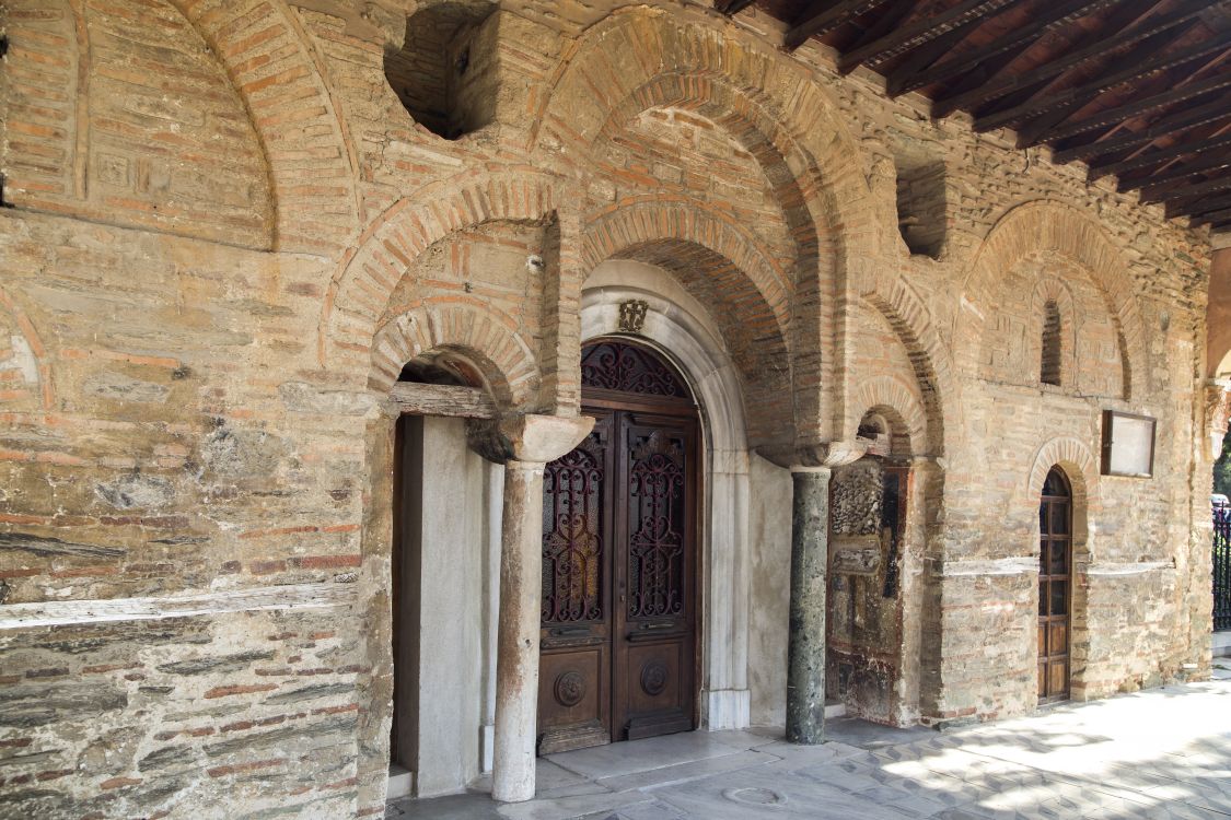 Салоники (Θεσσαλονίκη). Монастырь Влатадон. архитектурные детали, южная стена