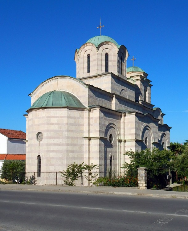 Тиват. Церковь Саввы Сербского. фасады
