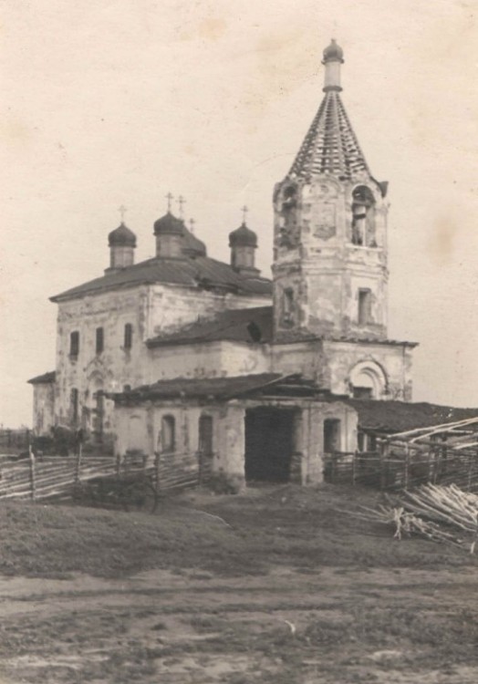 Купай. Церковь Петра и Павла. архивная фотография, Частная коллекция. Фото 1960-х годов