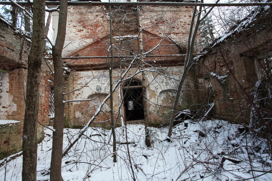 Церковь Успения Пресвятой Богородицы, Зиновьево (Зиновьев погост) (Первомайский район, Ярославская область). интерьер и убранство