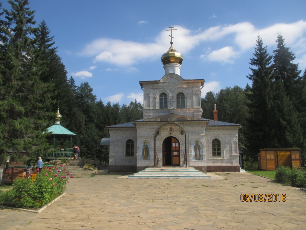 Оковцы. Спасо-Преображенский скит. Храм-часовня Смоленской иконы Божией Матери 