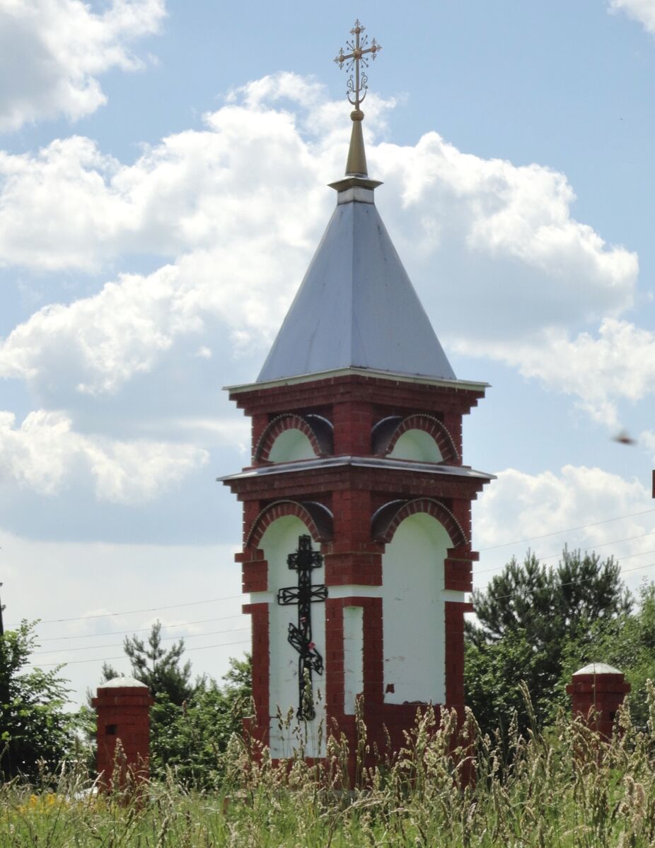 Часовня в память церкви Рождества Христова, Сиуха (Дальнеконстантиновский район, Нижегородская область). фасады