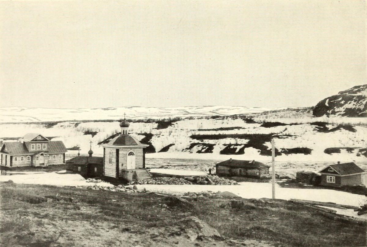 Трифонов Печенгский монастырь в Печенге. Церковь Рождества Христова, Печенга (Печенгский район, Мурманская область). архивная фотография, Часовня Рождества Христова, ставшая позже алтарной частью церкви. Фото 1899 года. Автор R.H. Porter