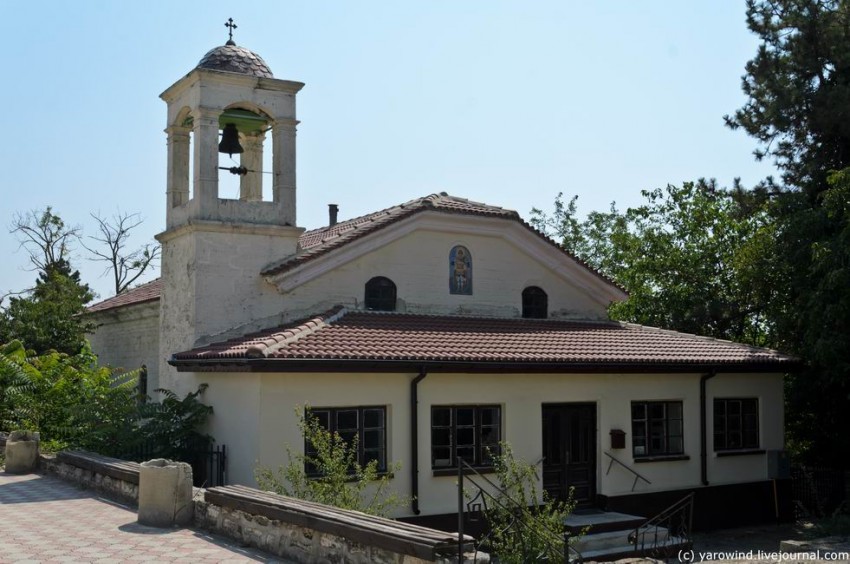 Церковь Георгия Победоносца, Каварна (Добричская область, Болгария). фасады