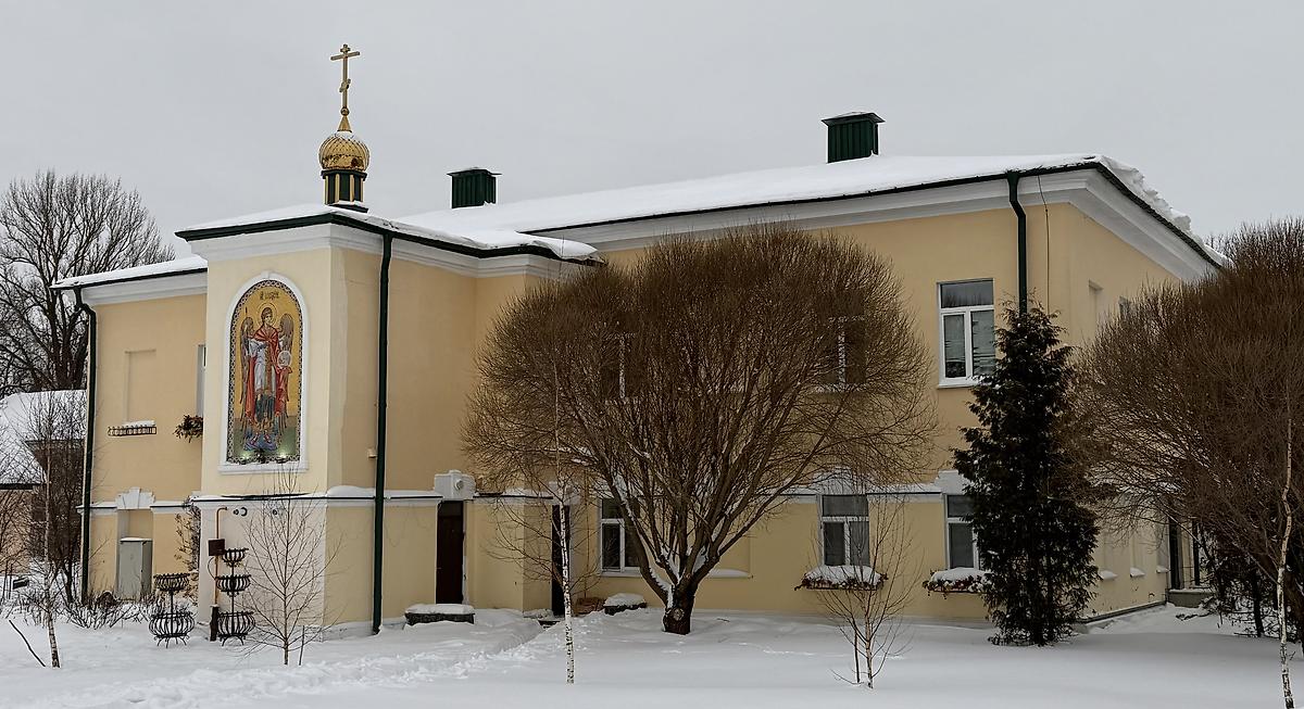 Монастырский корпус (бывшие присутственные места), вид с севера, дополнительная информация. Мироносицкий женский монастырь, Бобруйск (Бобруйский район, Беларусь, Могилёвская область)