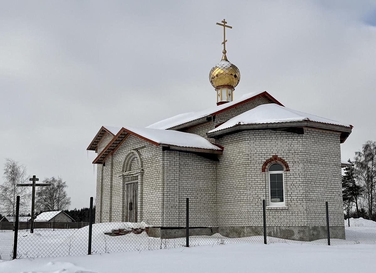 Вид с юго-востока, фасады. Церковь Василия Великого (строящаяся), Следюки (Быховский район, Беларусь, Могилёвская область)