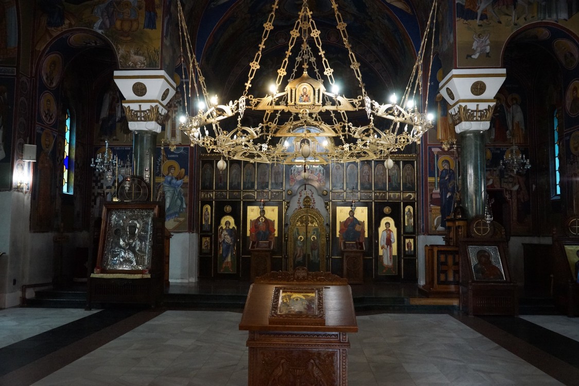 Церковь Саввы Сербского, Белград (Белград, округ, Сербия). интерьер и убранство