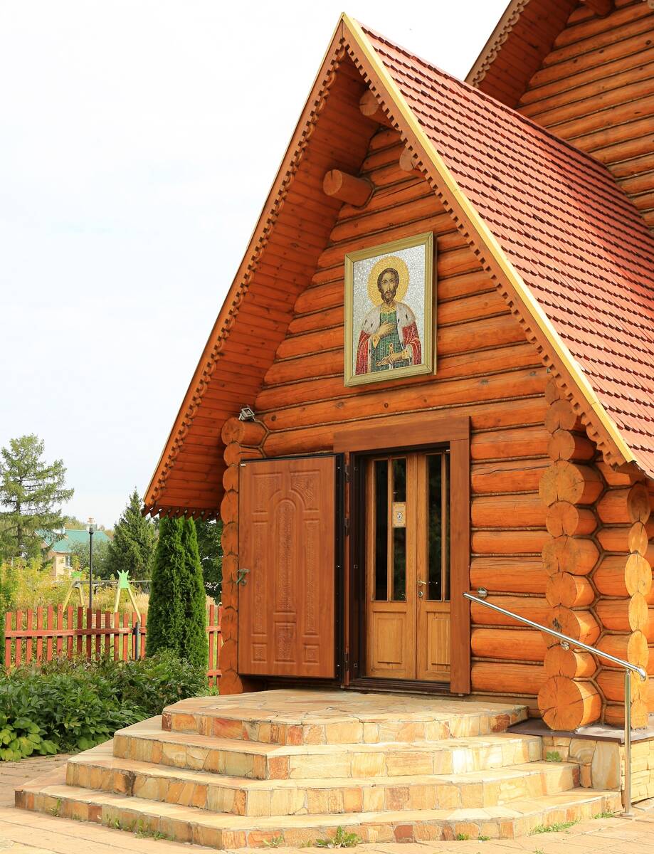 Церковь Александра Невского, Птицефабрики, посёлок (Мытищинский городской округ и гг. Долгопрудный, Лобня, Московская область). архитектурные детали