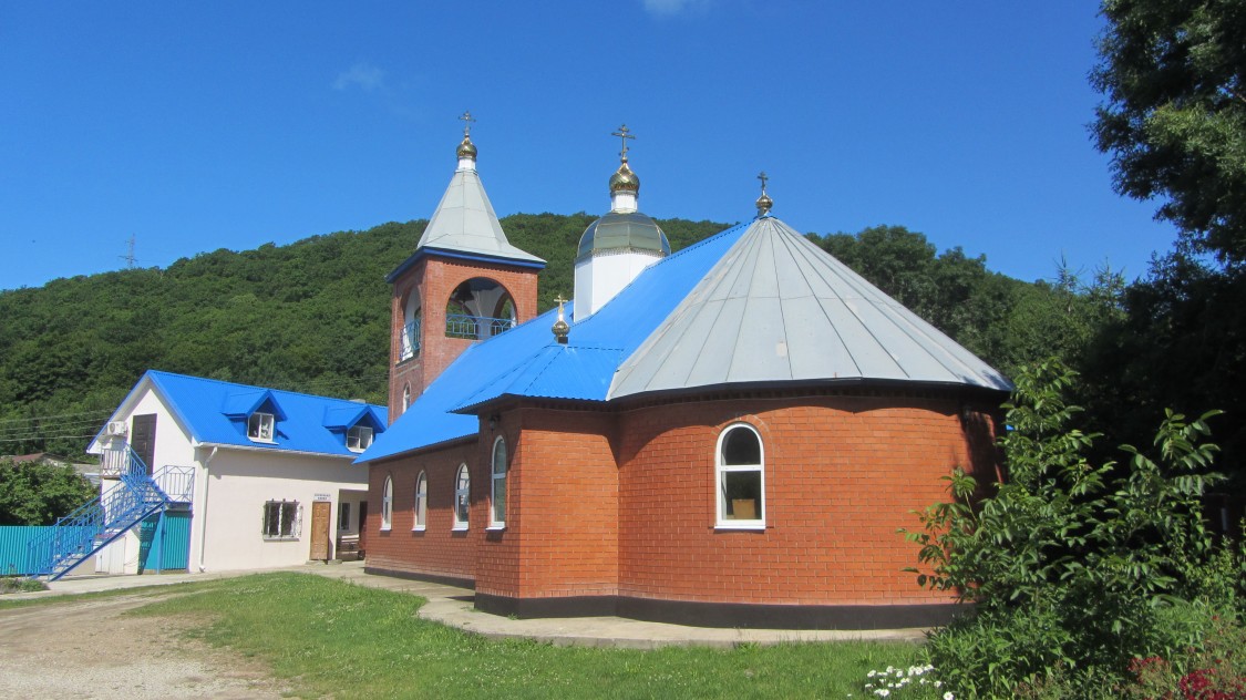 Новомихайловский. Церковь Андрея Первозванного. фасады