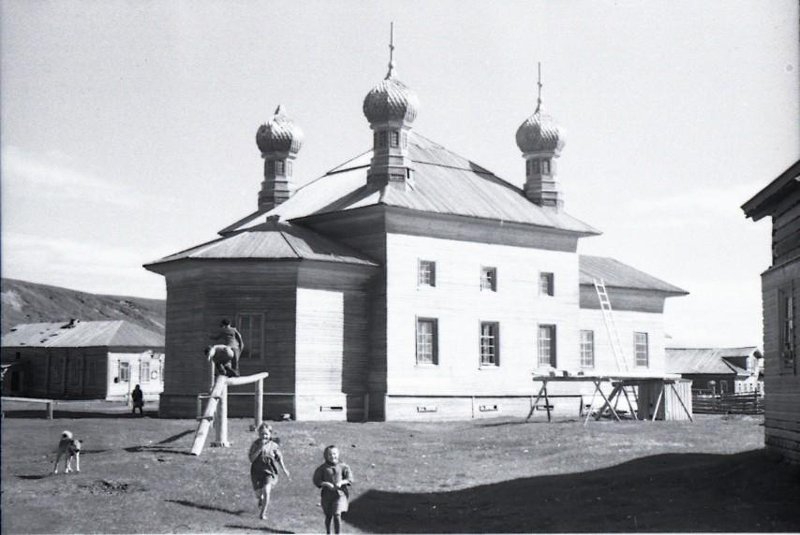 Церковь Троицы Живоначальной, Тетрино (Терский район, Мурманская область). архивная фотография, Фото 1949 года из фондов Мурманского областного краеведческого музея. Автор Константин Васильевич Моисеев