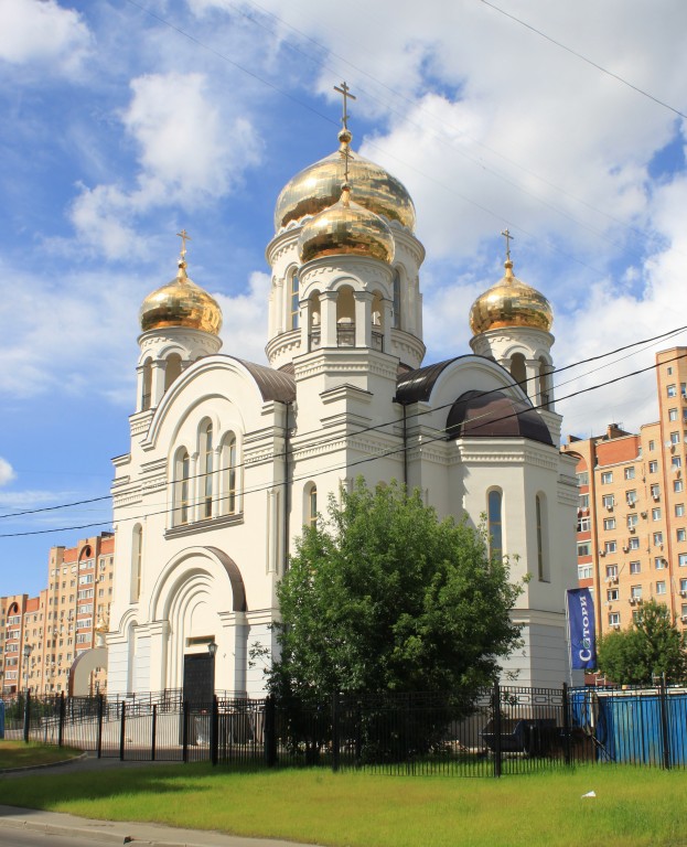 Черёмушки. Церковь Всех Святых, в земле Российской просиявших в Новых Черёмушках. фасады, Вид с юго-востока