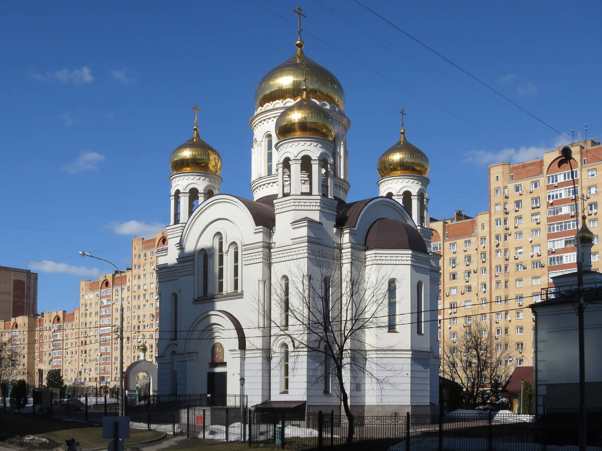 Церковь Всех Святых, в земле Российской просиявших в Новых Черёмушках, Черёмушки (Юго-Западный административный округ (ЮЗАО), г. Москва). фасады