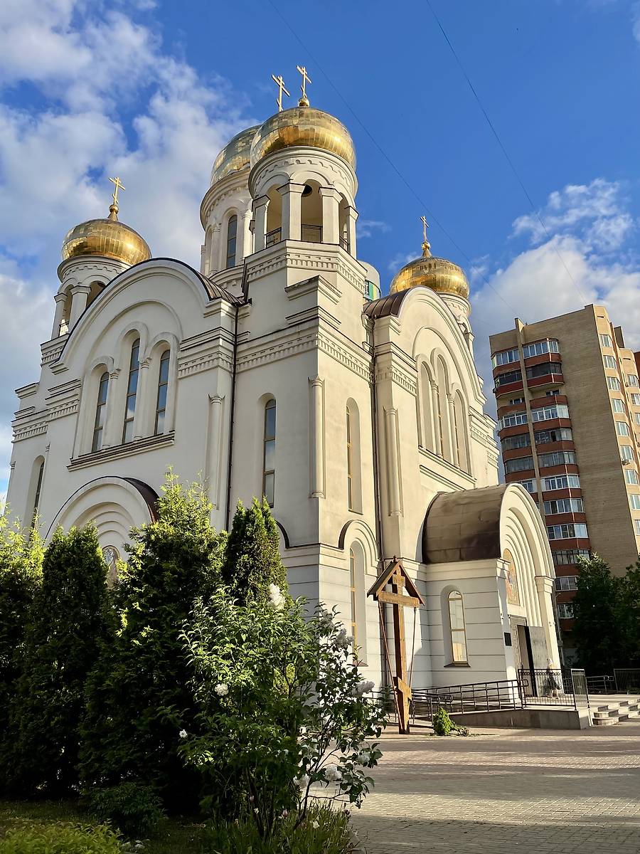 фасады. Церковь Всех Святых, в земле Российской просиявших в Новых Черёмушках, Черёмушки (Юго-Западный административный округ (ЮЗАО), г. Москва)
