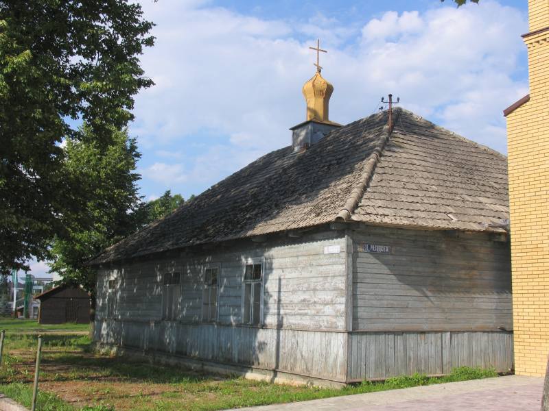 Браньск. Церковь Симеона Столпника (деревянная). фасады
