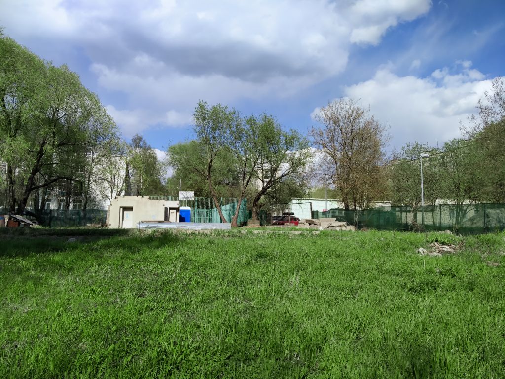 Церковь Иверской иконы Божией Матери в Беляево (строящаяся), Коньково (Юго-Западный административный округ (ЮЗАО), г. Москва). документальные фотографии, место строительства храма