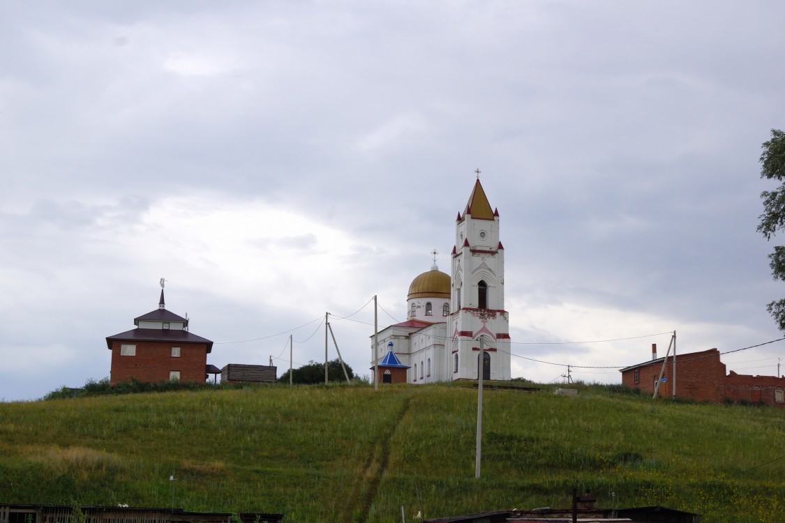 Васильевка. Церковь Николая Чудотворца. общий вид в ландшафте
