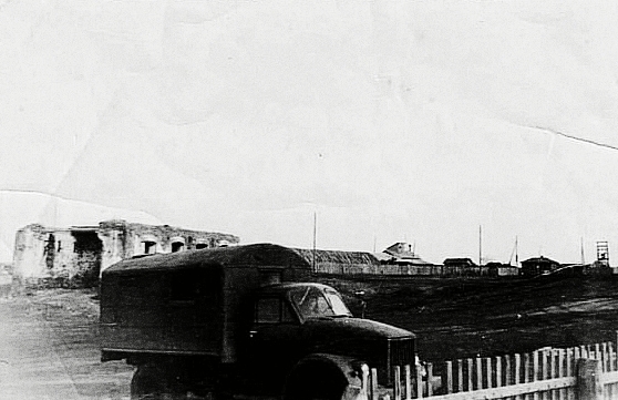 Церковь Спаса Всемилостивого, Русская Теча (Красноармейский район, Челябинская область). архивная фотография, Остатки храма Спаса Всемилостивого в 1940-е годы