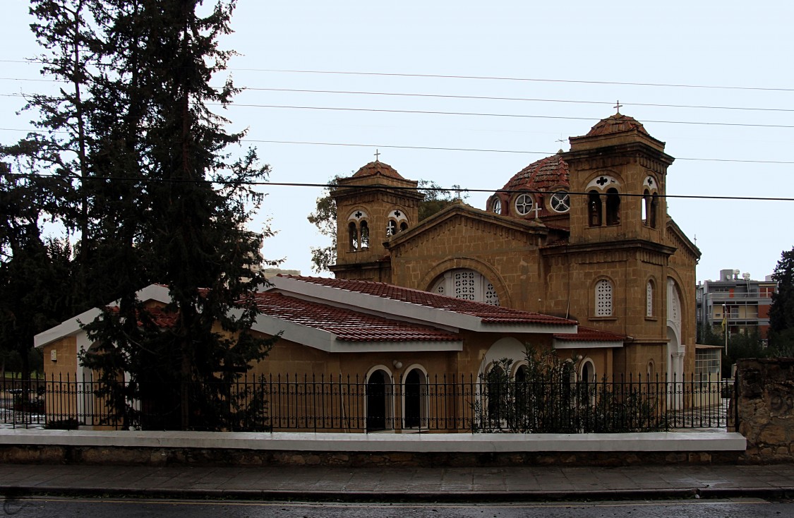 Церковь Спиридона Тримифунтского, Никосия (Никосия, Кипр). фасады