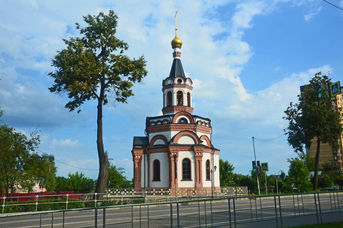 Церковь Георгия Победоносца, Дмитров (Дмитровский городской округ, Московская область). общий вид в ландшафте