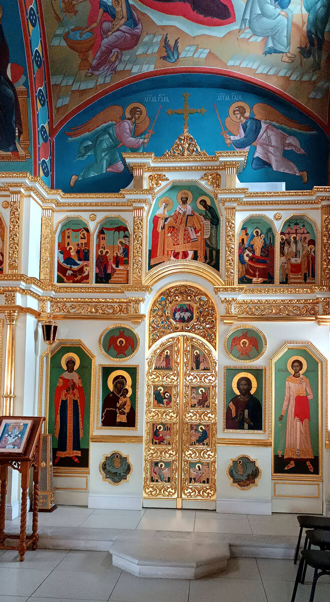 Церковь Спаса Всемилостивого, Дмитров (Дмитровский городской округ, Московская область). интерьер и убранство, Правый придел св.Варвары великомученицы