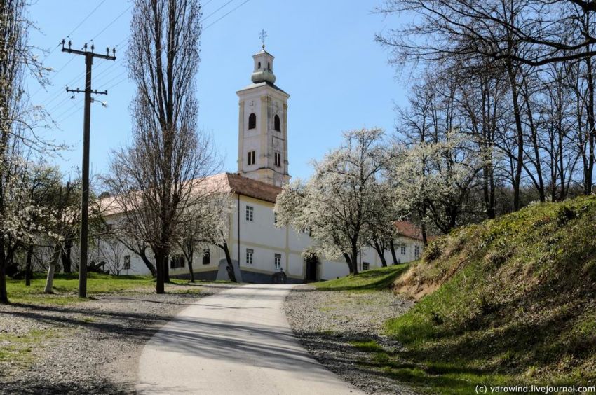 Велика-Ремета. Монастырь Димитрия Солунского. фасады