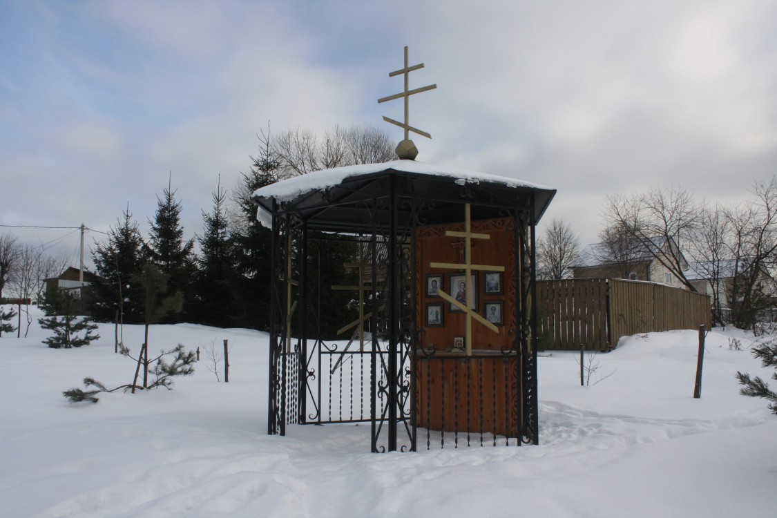 Плесенское. Часовня Пантелеимона Целителя. фасады, Часовня-сень.