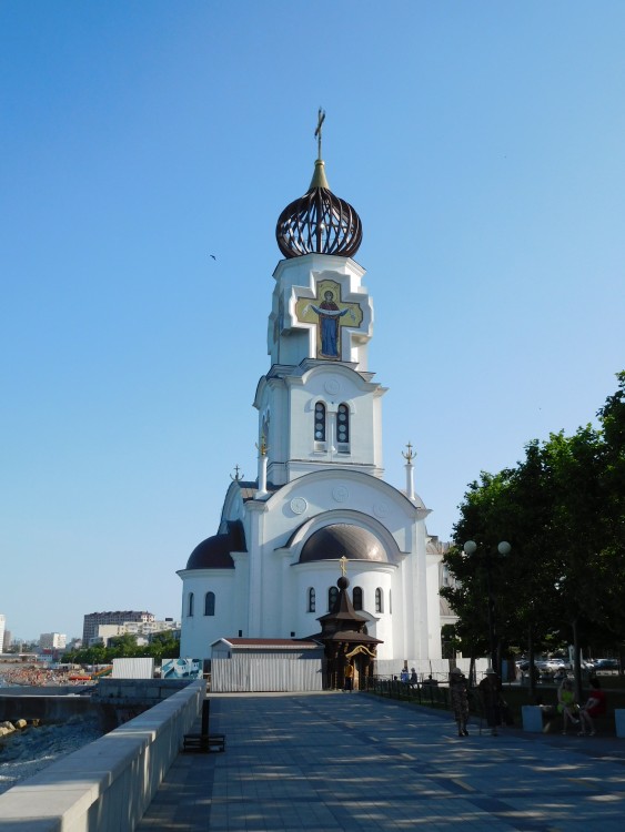 Новороссийск. Церковь Петра и Февронии. фасады