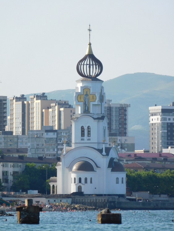 Новороссийск. Церковь Петра и Февронии. фасады