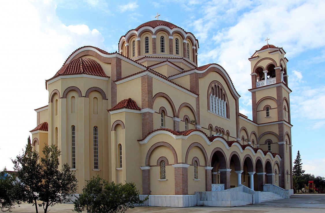 Церковь Димитрия Солунского (новая), Паралимни (Фамагуста, Кипр). фасады