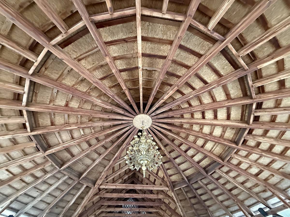 Подкупольное пространство, паникадило, интерьер и убранство. Рождество-Богородицкий монастырь. Церковь Всех Святых, Брест (Брест, город, Беларусь, Брестская область)