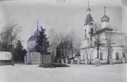 Церковь Тихвинской иконы Божией Матери, Фото 1920-х гг. (Виноградов Николай Дмитриевич). Общий вид с юго-востока. Слева - Никольская церковь. ГКМФ. ГНИМА им Щусева<br>, Саввинская Слобода, Одинцовский городской округ и ЗАТО Власиха, Краснознаменск, Московская область