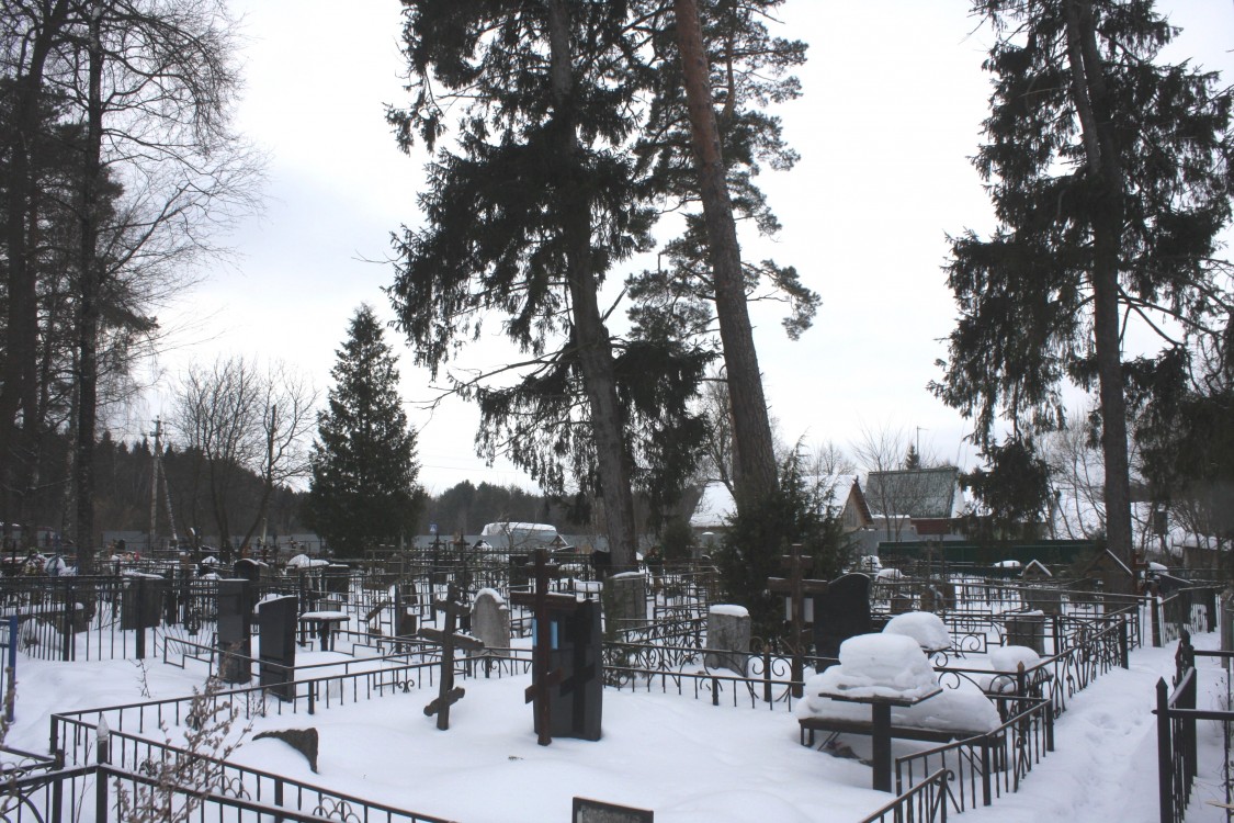Церковь Введения во храм Пресвятой Богородицы, Маурино (Наро-Фоминский городской округ, Московская область). дополнительная информация, Вид на церковное место с северо-востока.