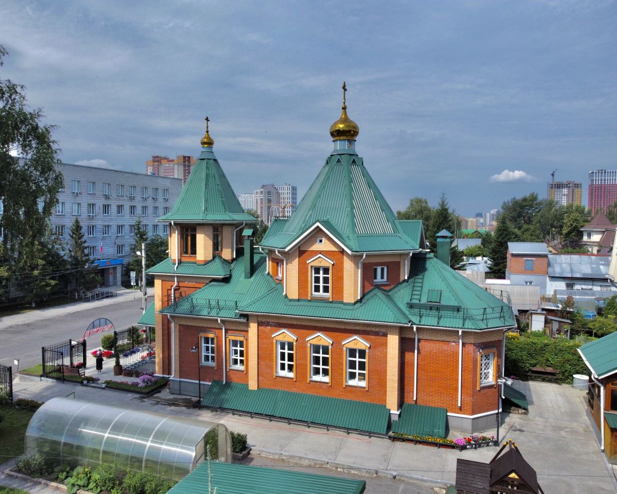 Новосибирск. Церковь Олега Брянского. фасады, Вид с востока