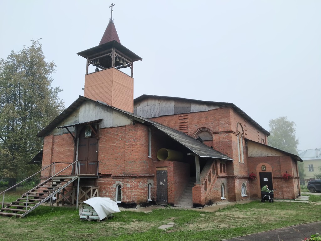 Церковь Серафима (Звездинского), Икша (Дмитровский городской округ, Московская область). фасады