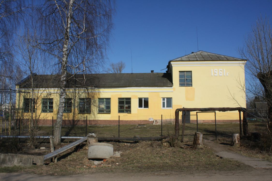 Церковь Рождества Христова, Новое Село (Вяземский район, Смоленская область). фасады, Вид на церковное место с запада.