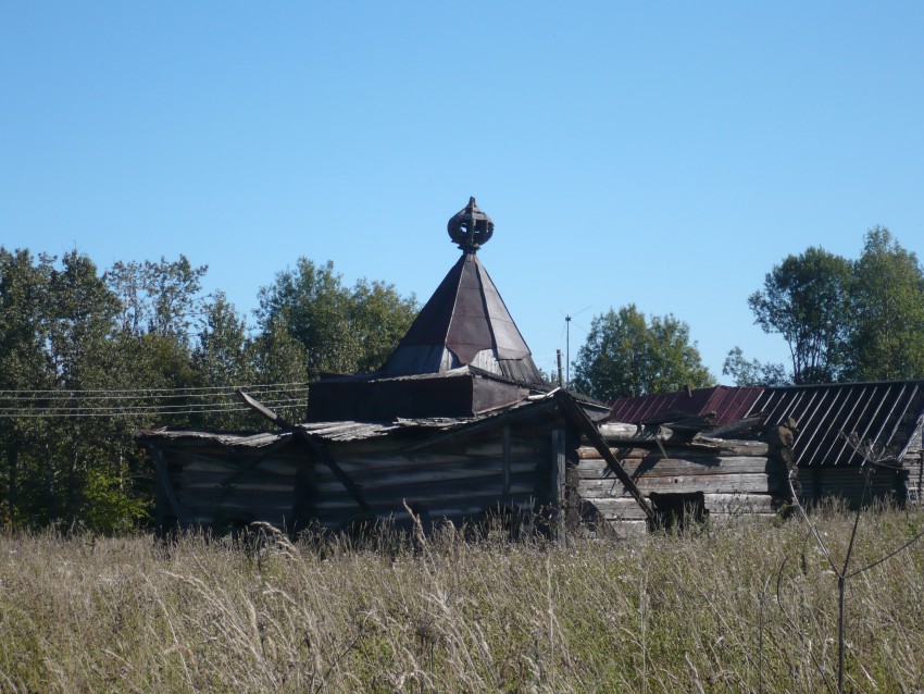 Неизвестная часовня, Никольское (Кирилловский район, Вологодская область). дополнительная информация, Деревянная часовня возле Николаевской церкви