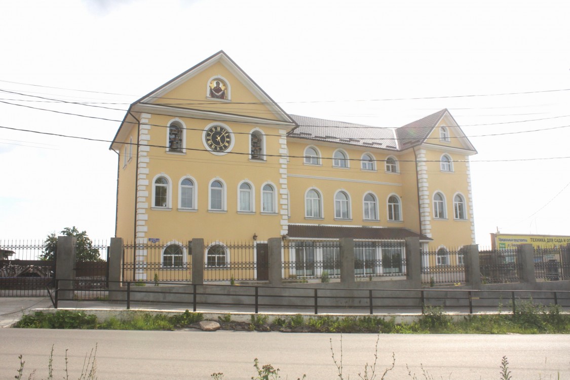 Церковь Иоанна Предтечи, Алексин (Алексинский район и пос. Новогуровский, Тульская область). фасады, Вид на церковное место с юга.