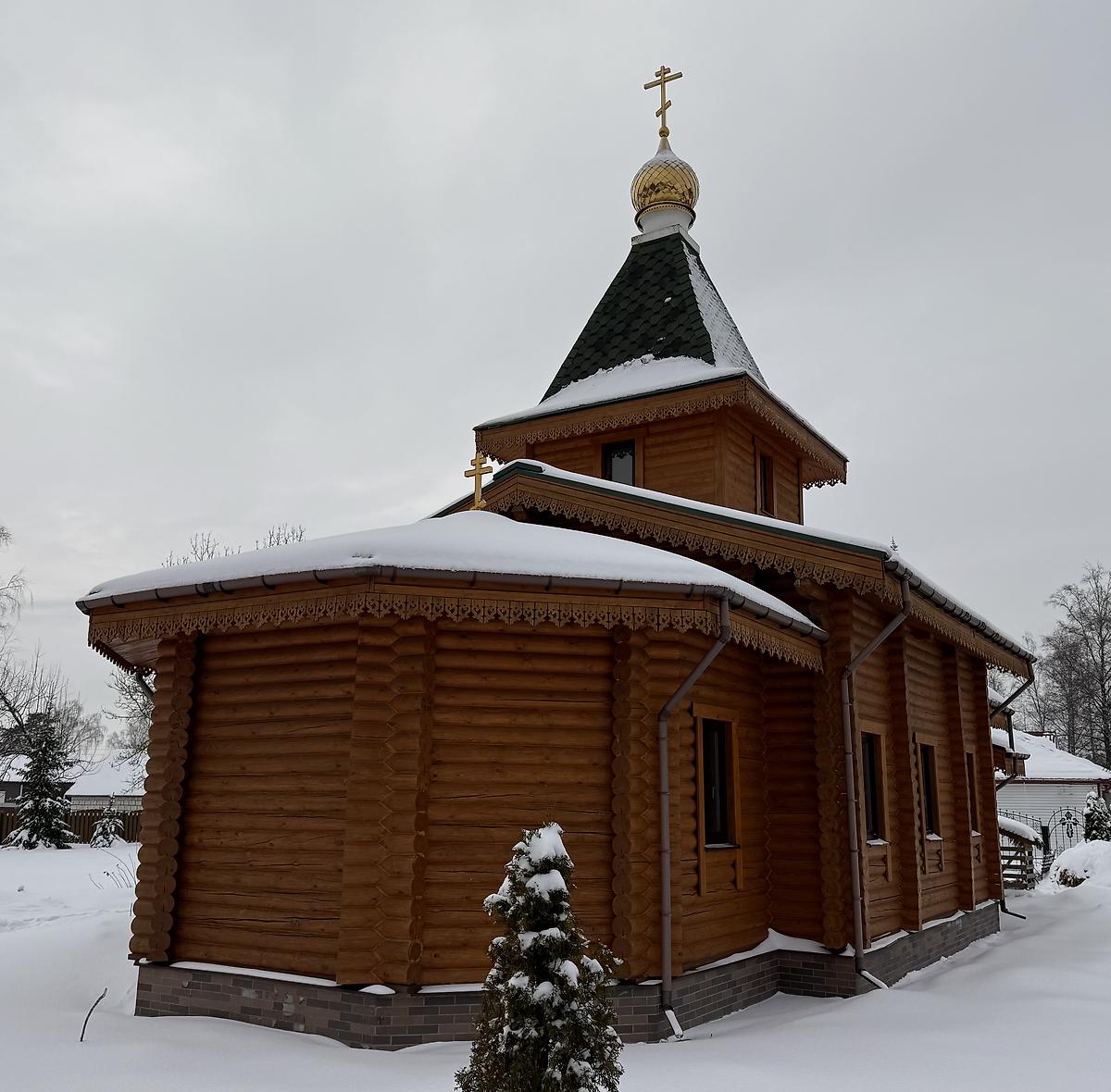 Вид с северо-востока, фасады. Церковь Владимира равноапостольного, Межисетки (Могилёвский район, Беларусь, Могилёвская область)