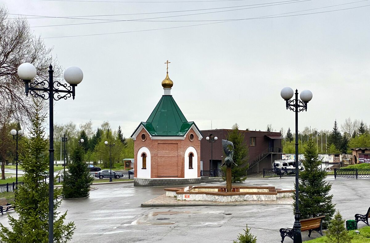 Усть-Каменогорский Троицкий монастырь. Чаcовня Мученика Уара, Усть-Каменогорск (Восточно-Казахстанская область, Казахстан). фасады, Общий вид с вала