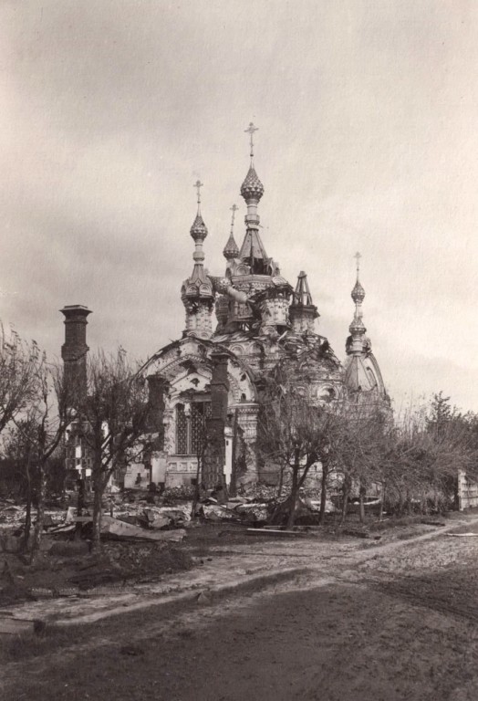 Церковь Покрова Пресвятой Богородицы, Ярославль (Ярославль, город, Ярославская область). архивная фотография, На фото изображены последствия бомбардировок Красной Армией Ярославля во время Ярославского мятежа в июле 1918 года.