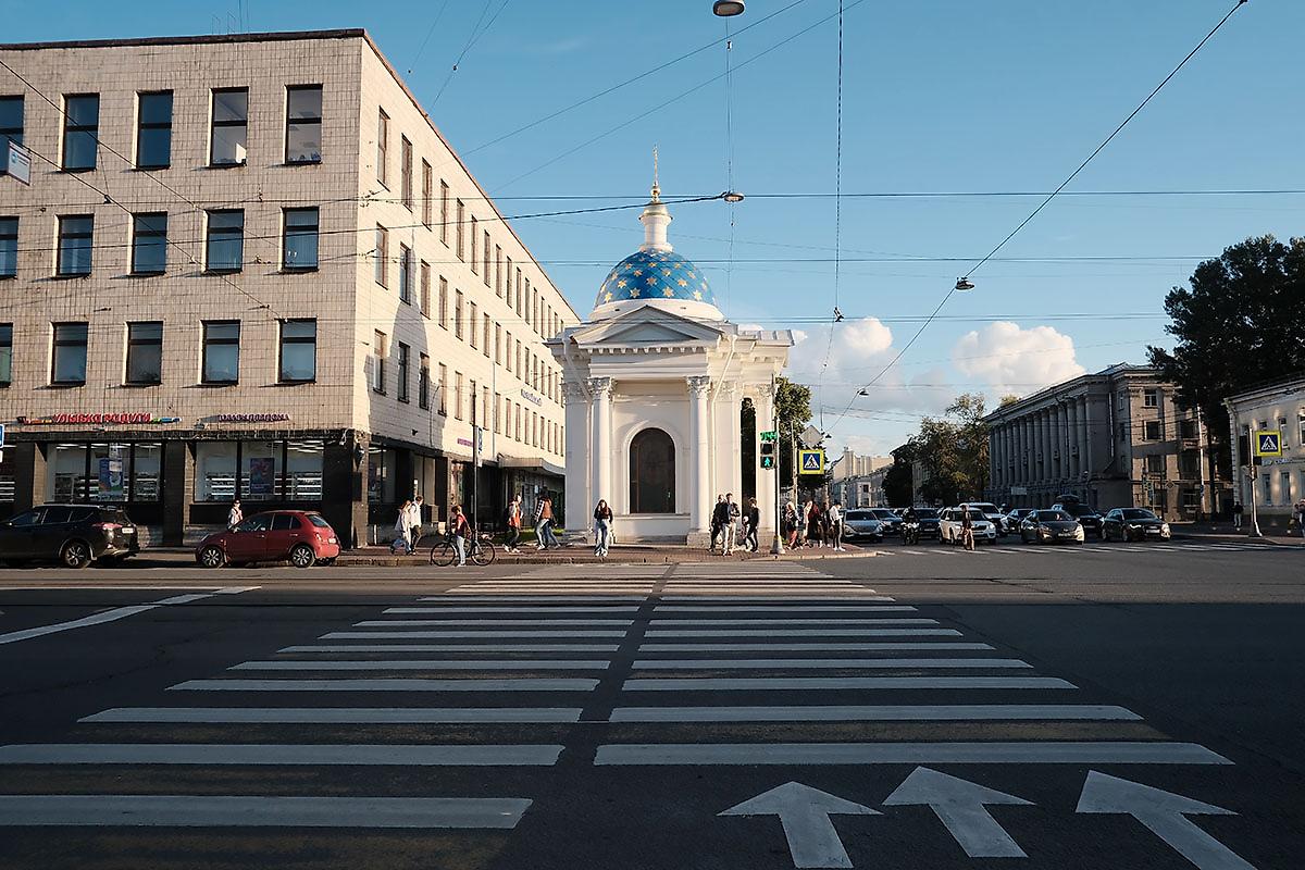 общий вид в ландшафте. Часовня Александра Невского, Адмиралтейский район (Санкт-Петербург, г. Санкт-Петербург)